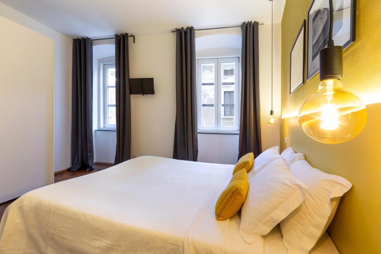 Tram Apartment For 4 Guests Terst Exteriér fotografie